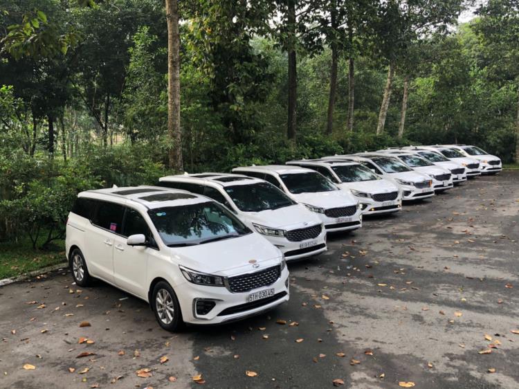 đặt xe đi sân bay nội bài​