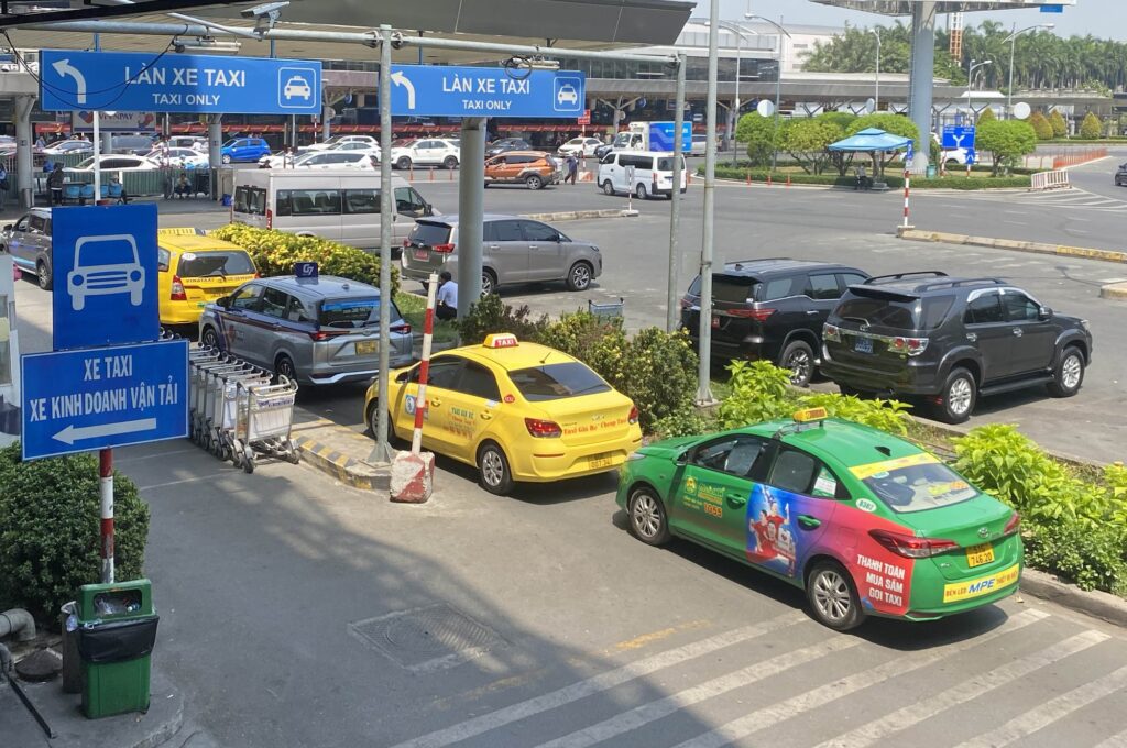 Taxi đi Nội Bài có hóa đơn